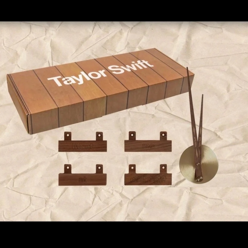 Taylor Swift Midnight Vinyl clock